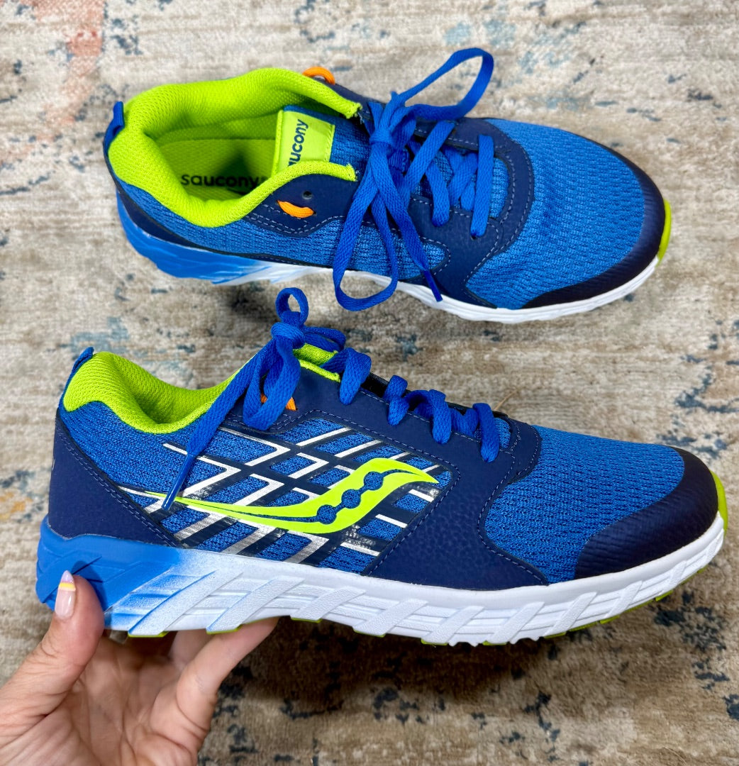 Blue Saucony Shoes, 6.5
