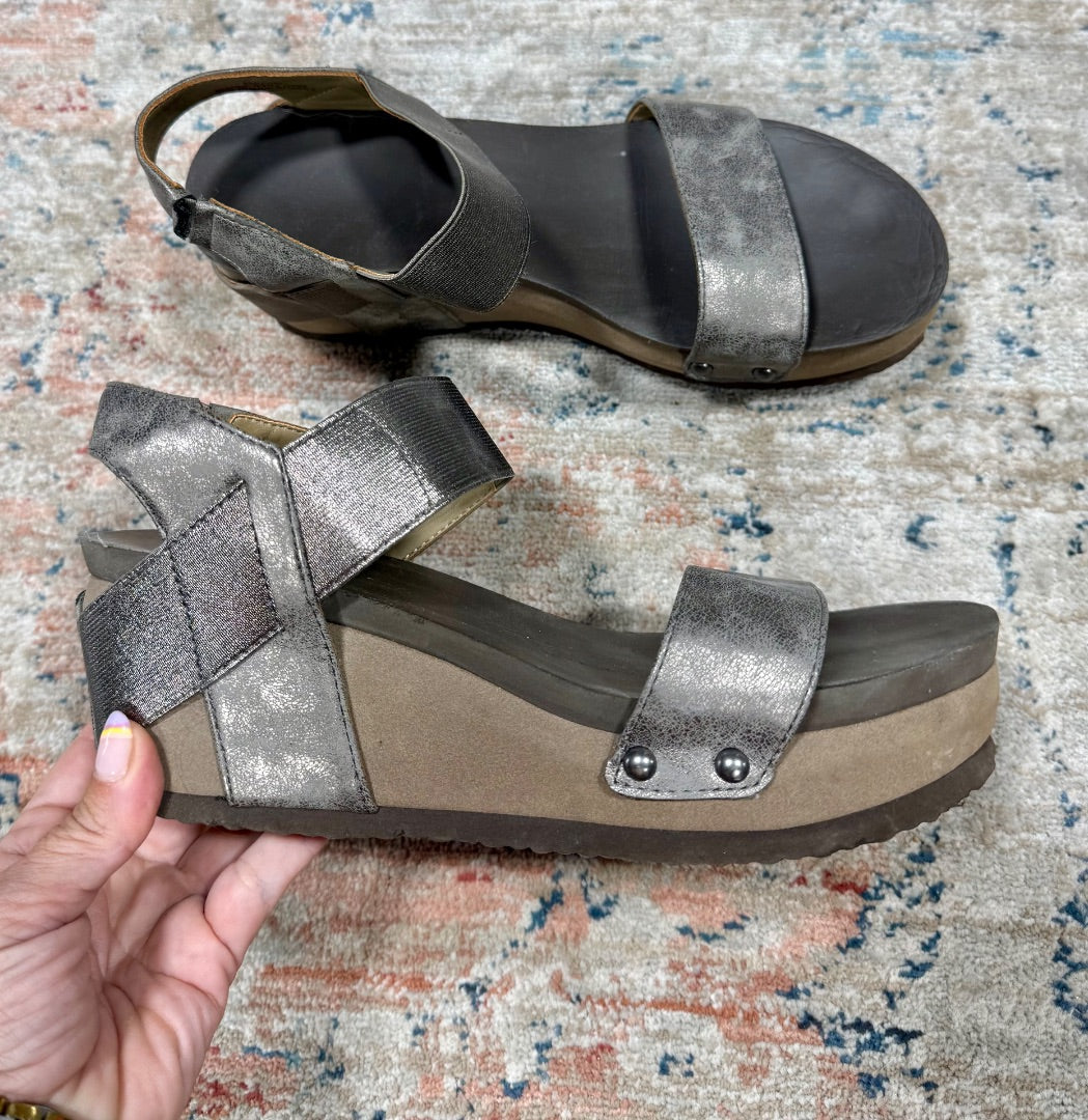 Silver Unbranded Shoes, 8.5