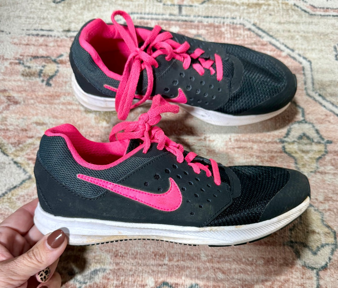 Black Nike Girls, 3Y