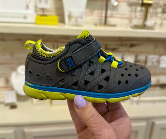 Carters Sz 7 toddler