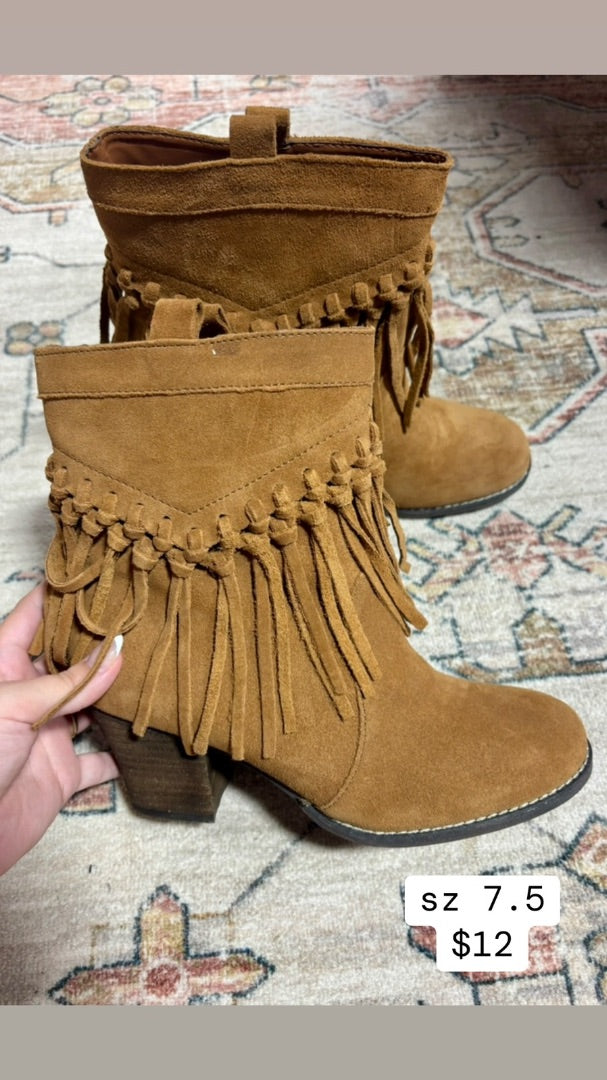 Tan Sbicca Shoes, 7.5