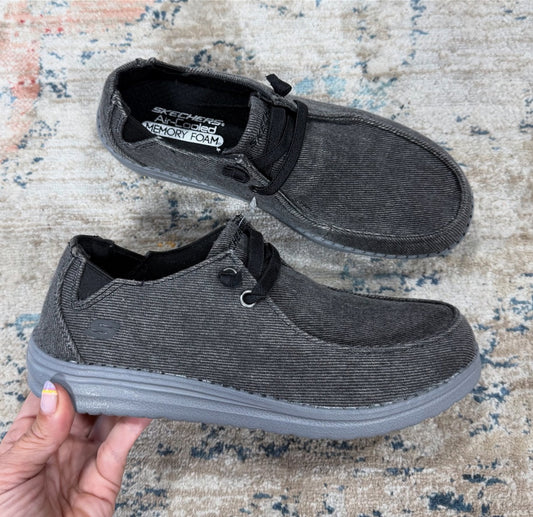 Gray Sketchers Shoes, 4.5