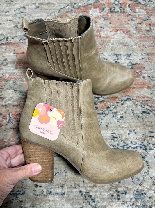 Taupe Madeline Girl Shoes, 7.5