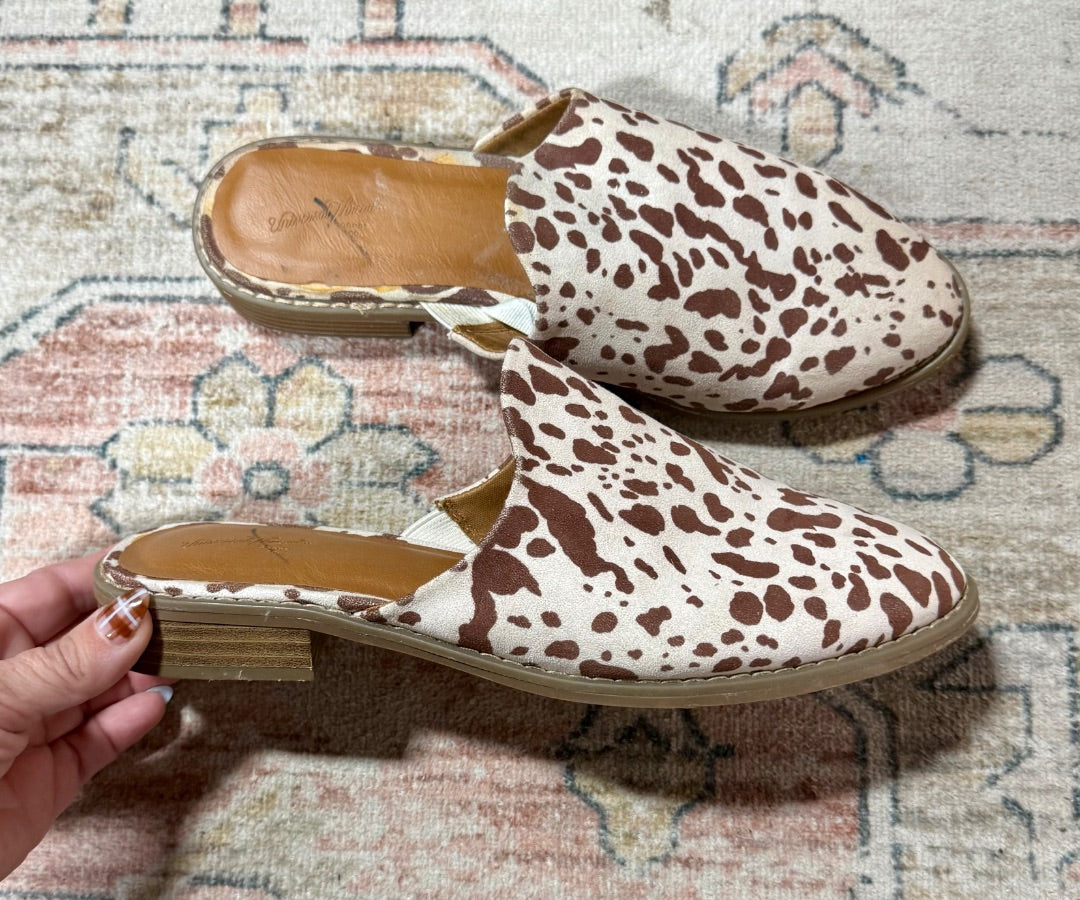Cow print Universal Thread Shoes, 7.5