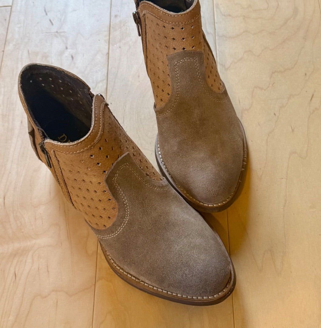 Tan Diba True Shoes, 7