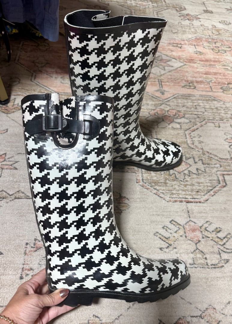 Houndstooth Corky’s Shoes, 8