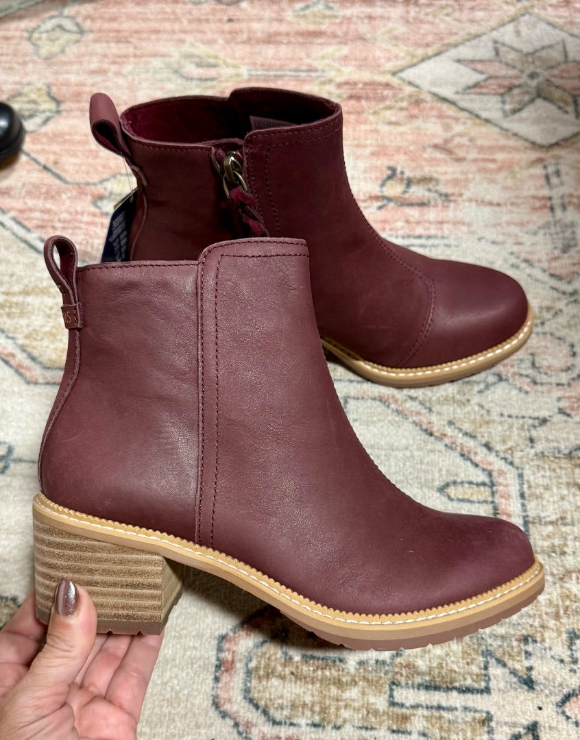 Wine Tom’s Shoes, 5.5