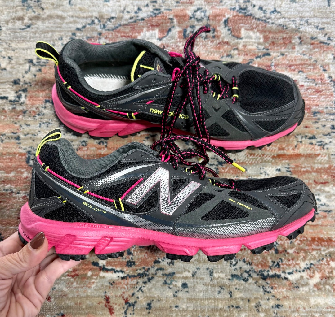 Black New Balance Shoes, 8.5
