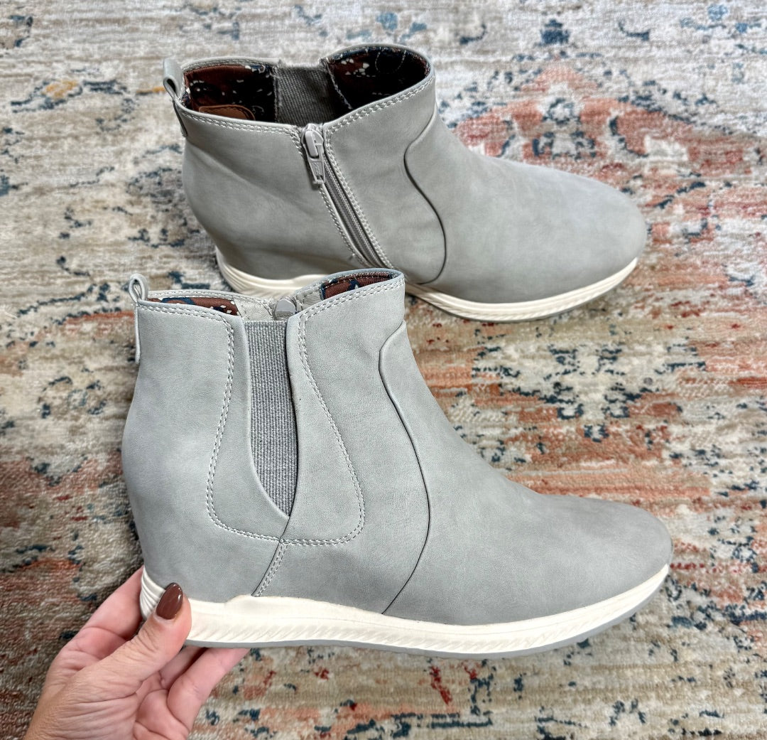 Gray Baretraps Shoes, 9