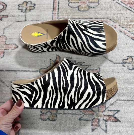 Zebra Volatile Shoes, 7