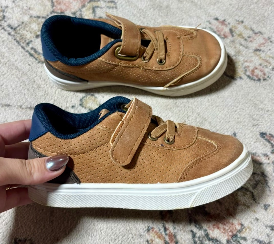 Tan Oomphies Shoes, 10c