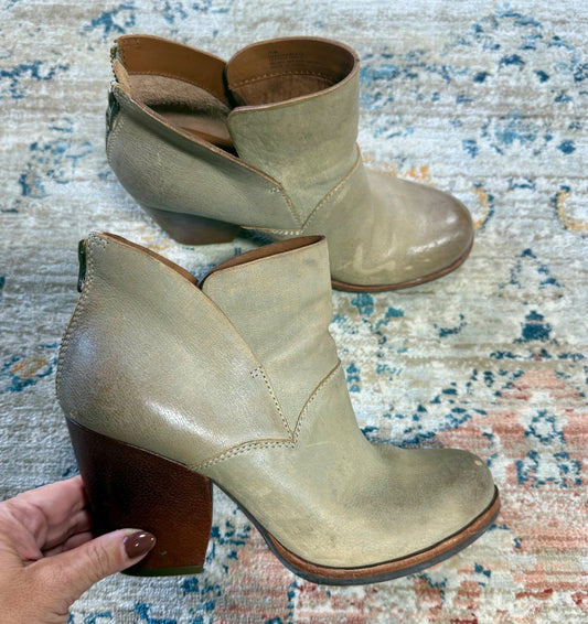 Tan Kork Ease Shoes, 7.5