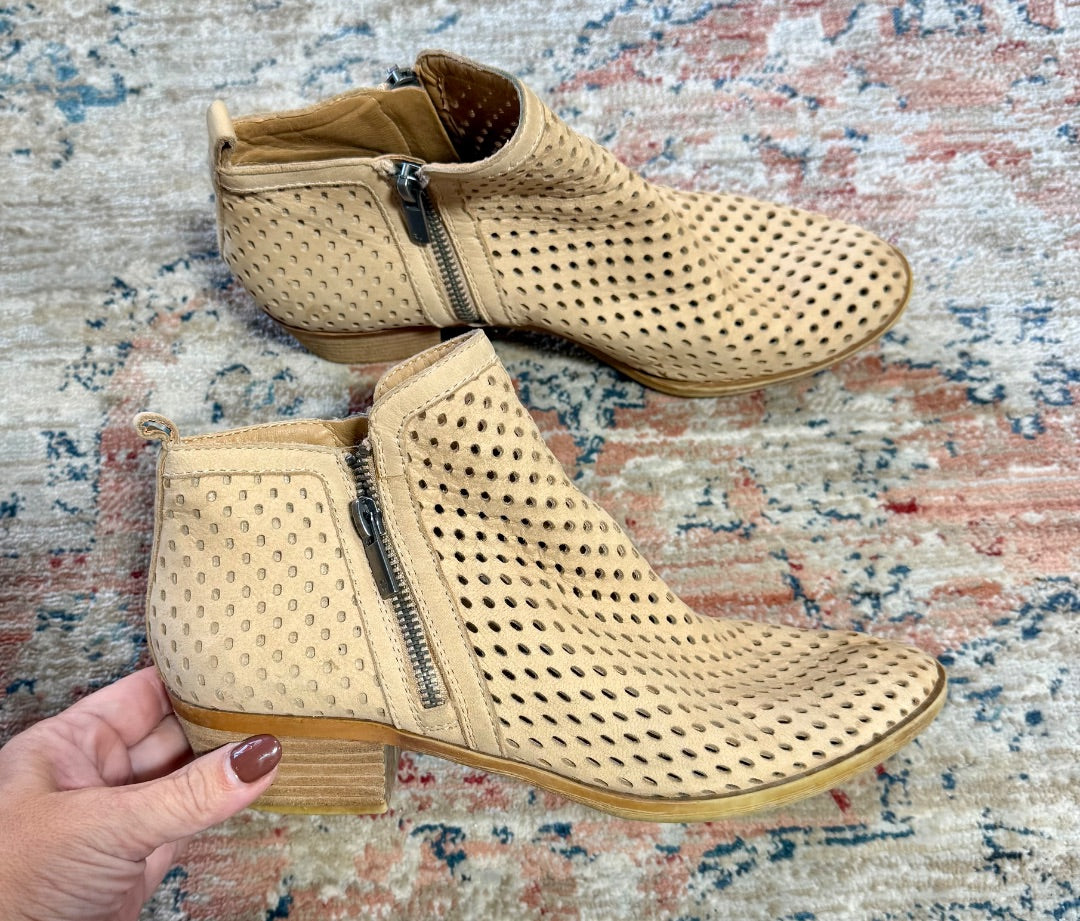 Tan Lucky Brand Shoes, 7.5
