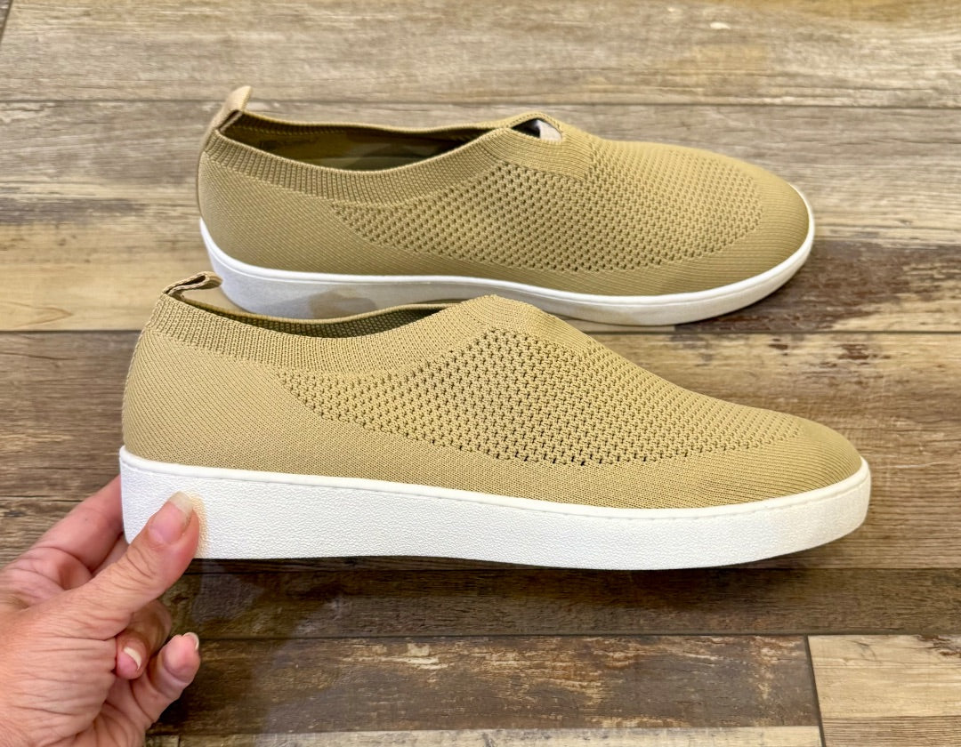 Beige Volatile Sho, 11